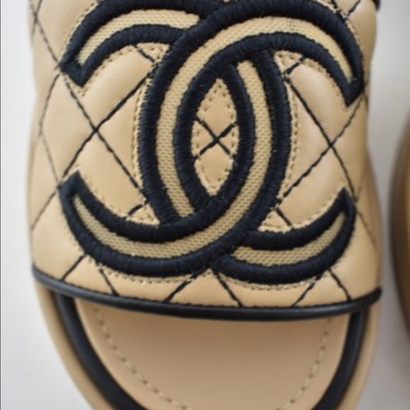 SOLD‼️Chanel CC sandal Sz 37.5 (6.5-7) - Picture 6 of 9